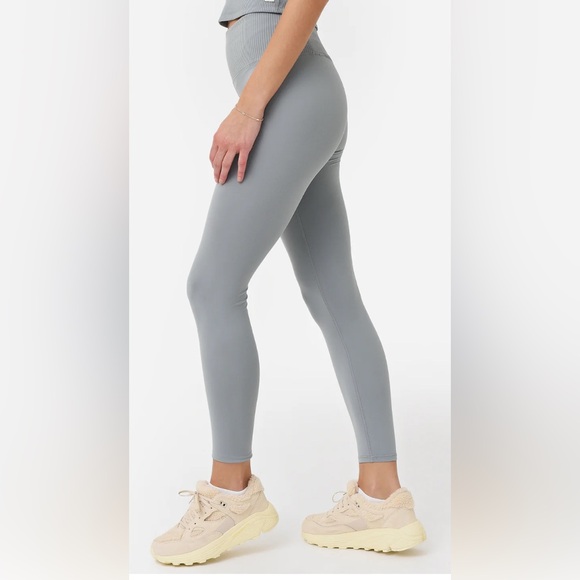 Vuori Lux Rib Studio Legging NWT - Picture 2 of 5